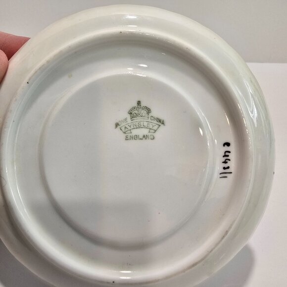 Aynsley - Soft Robin Egg Blue Swirling Fluted Vintage Saucer - Picture 5 of 5